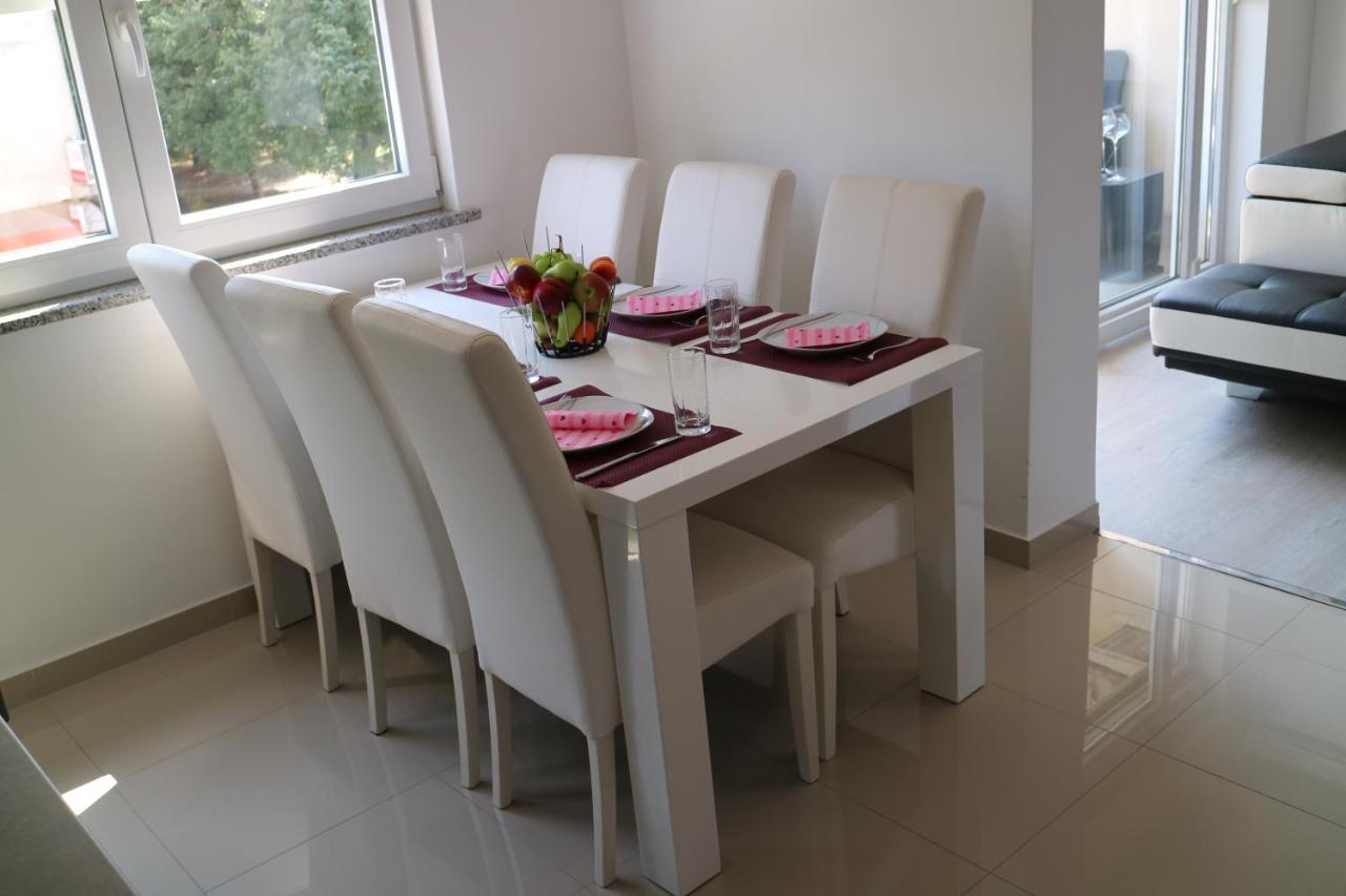 Apartman Mark Pula Exterior foto